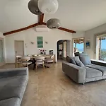 Дом отдыха Vue En Avec Piscine *